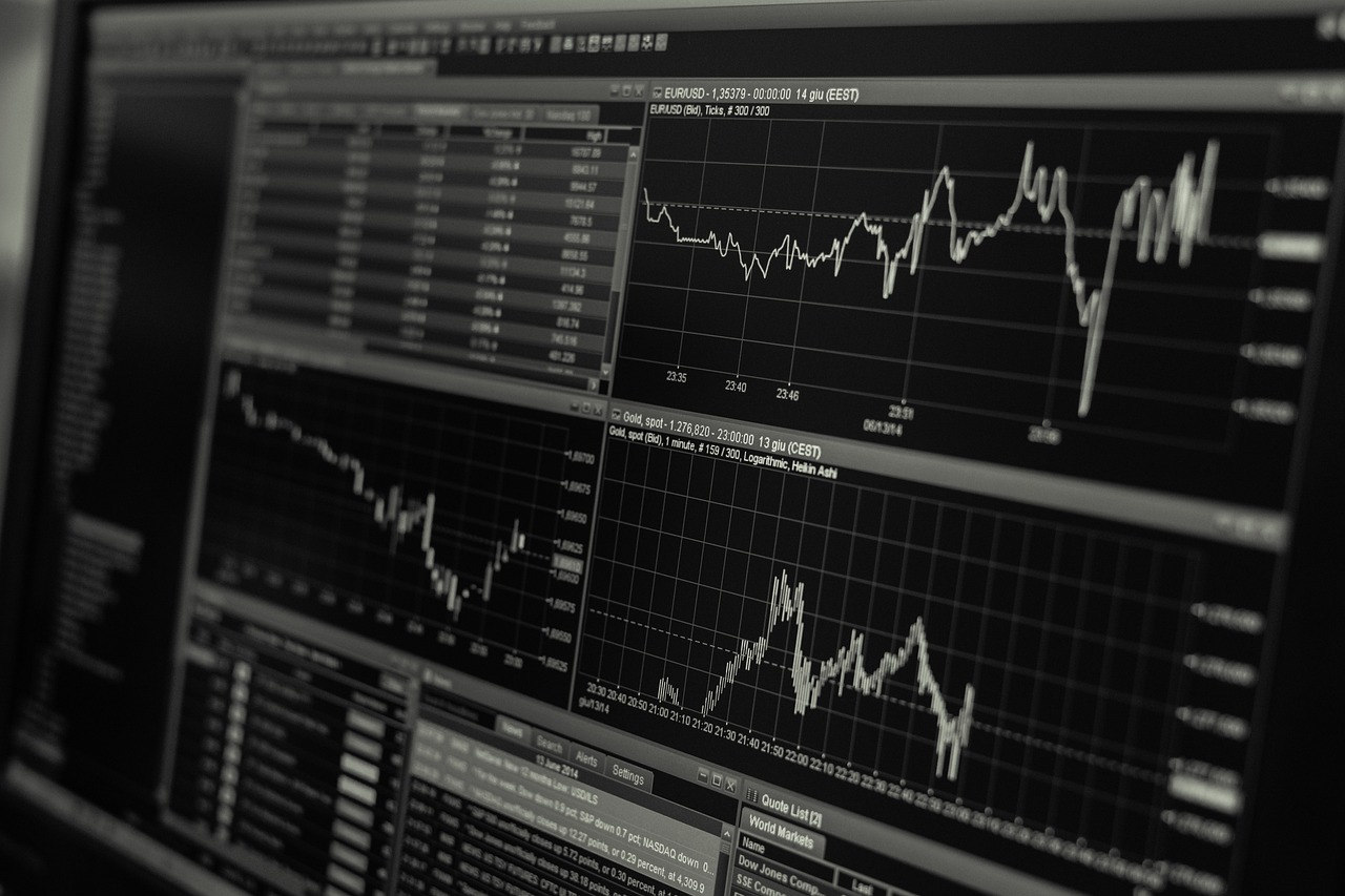 Fundusze inwestycyjne czy ETF-y - co wybrac na start?