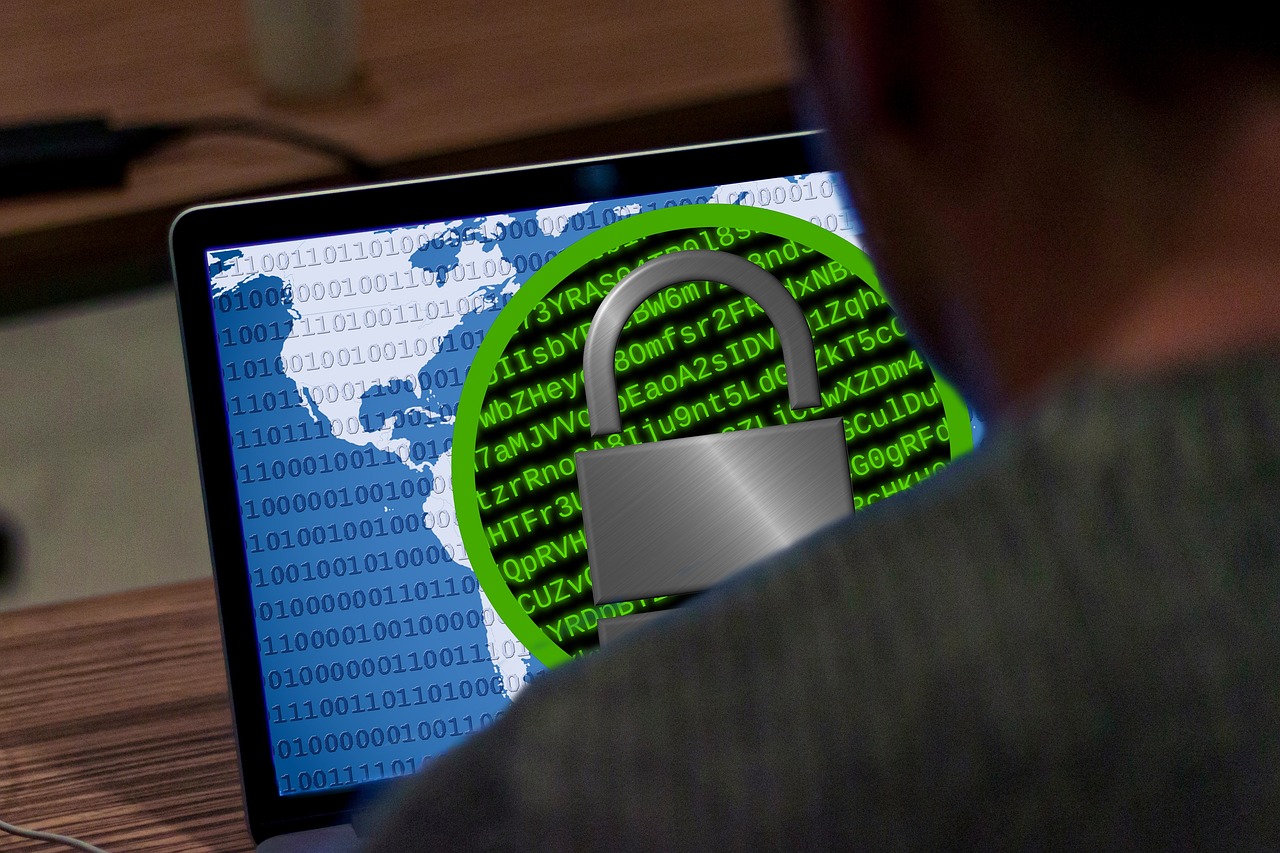 Cyberpolisa a ransomware: czy pokryje okup i szkody?